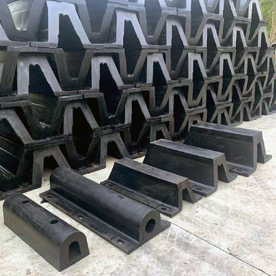V300 * 1000L أسود المطاط الطبيعي نوع V درابزين لميناء جيتي