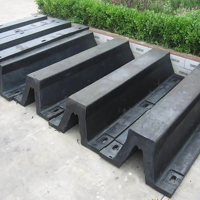 Dock Buffer 300 قوس V نوع الحاجز المطاط الطبيعي PIANC2002 قياسي