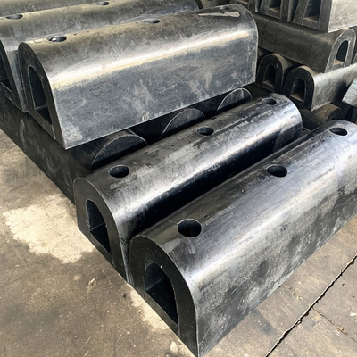NBR / NR Rubber D Type Fenders Black Color Tear Resistance Bumper Dock Port Wharf