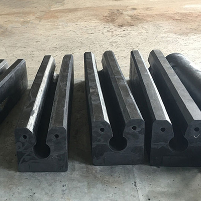 16 MPA Tug Boat Fenders Keyhole Fenders لحماية العازلة