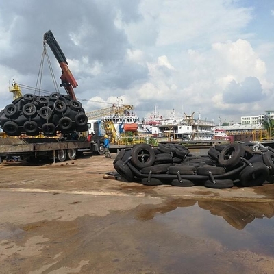 Jetties Marine Dock Floating Yokohama Rubber Fender Iso 17357 50 Kpa