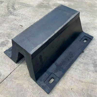 Pianc2002 Standard V Type Fender 600h المطاط الطبيعي لرسو القوارب البحرية