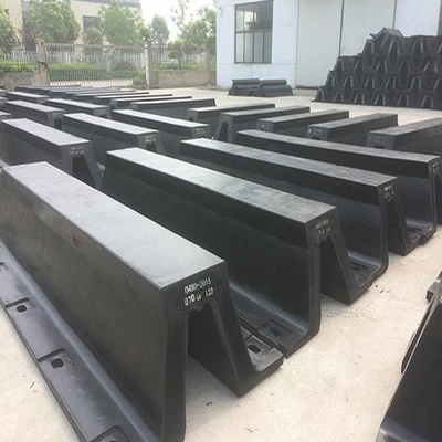 قوس V 3500mm رصيف مطاطي مطاطي مطاطي مطاطي طلاء قارب عائم