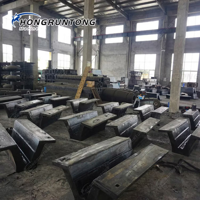 CCS Marine Natural Rubber Arch Fender من النوع V للسفينة إلى الرصيف