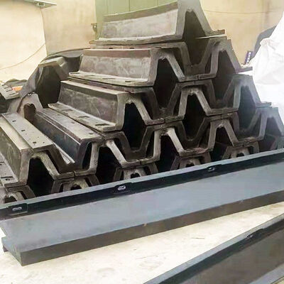 حاجز مطاطي مقوس لحماية هيكل السفن البحرية مع مقاومة شديدة للطقس وكفاءة عالية في الارتداد