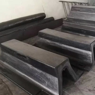 حاجز مطاطي مقوس لحماية هيكل السفن البحرية مع مقاومة شديدة للطقس وكفاءة عالية في الارتداد